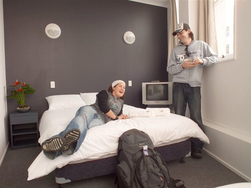 Nomads Capital Backpackers - Wellington (Adults Only) Hostel Exterior photo A typical room at the hotel