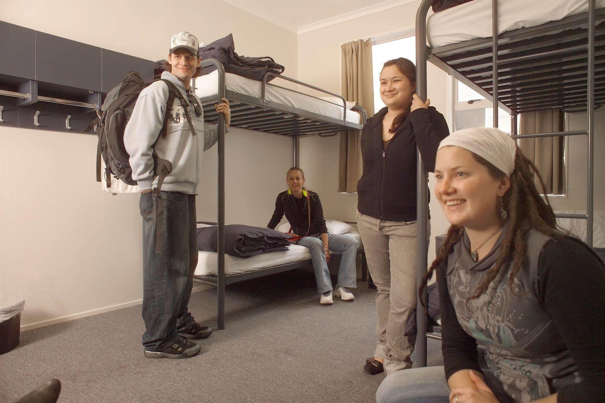 Nomads Capital Backpackers - Wellington (Adults Only) Hostel Exterior photo A typical hostel room