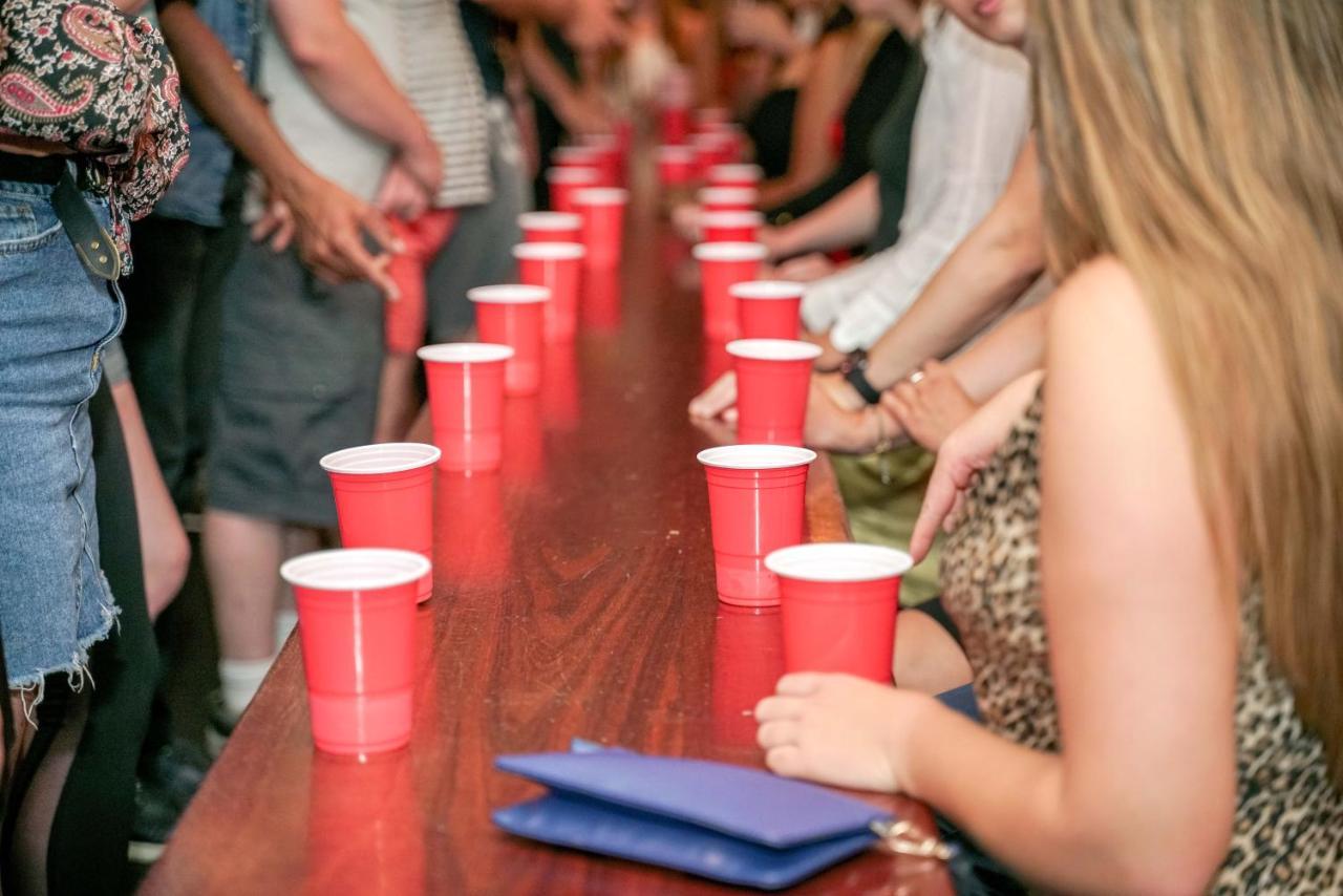 Nomads Capital Backpackers - Wellington (Adults Only) Hostel Exterior photo A game of Beer Pong
